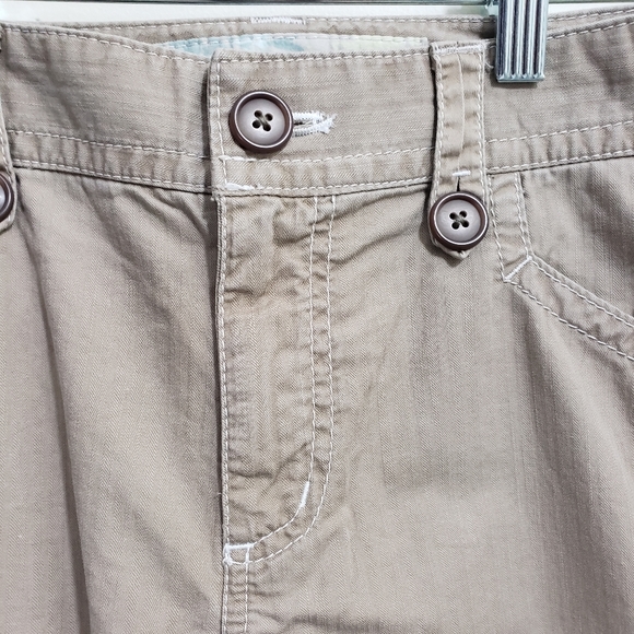 Eddie Bauer khaki Y2K cargo shorts with white stitching detail woman's size 10 - Picture 5 of 10